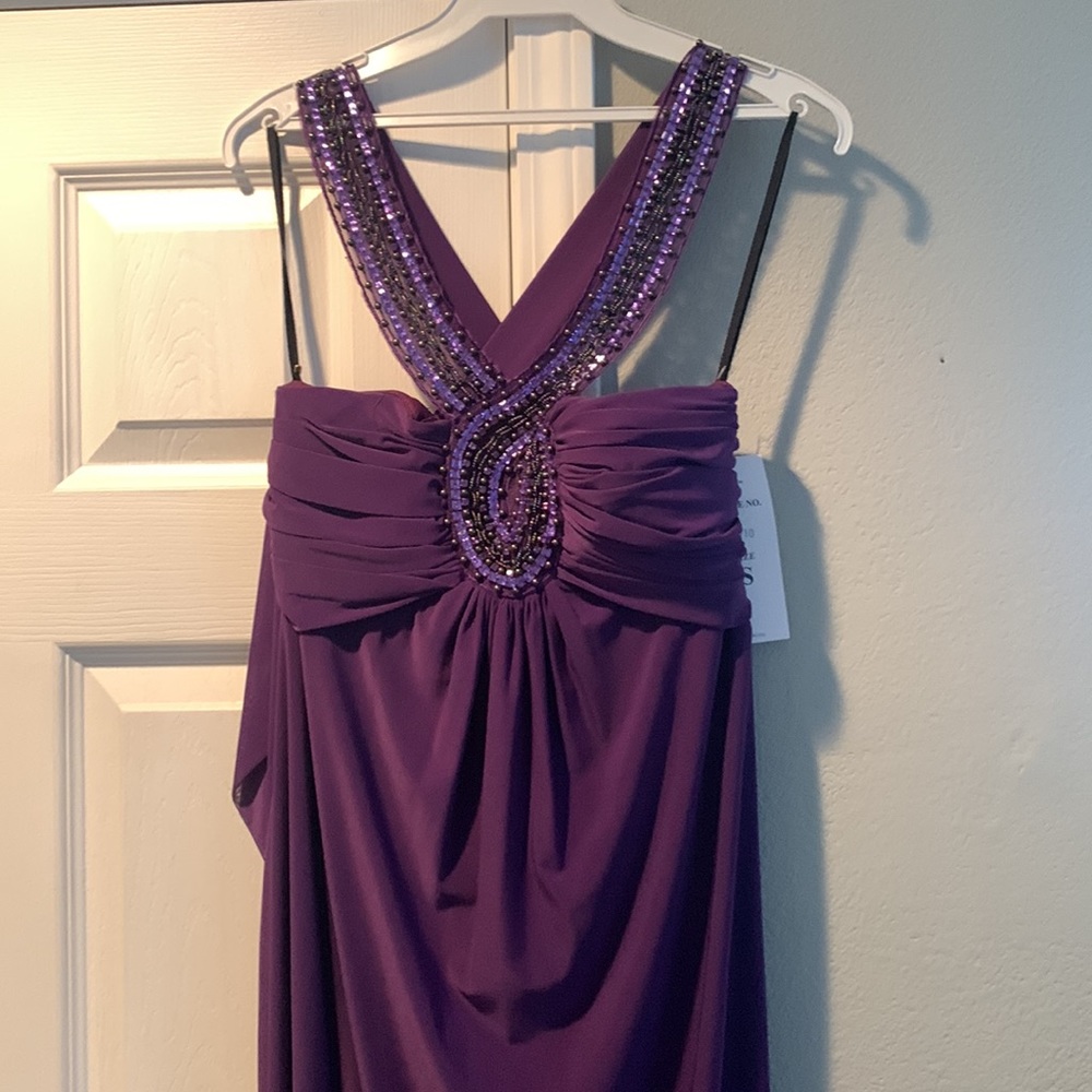 NWT purple long length beaded cross front and back. Size Small. Bust- 34”